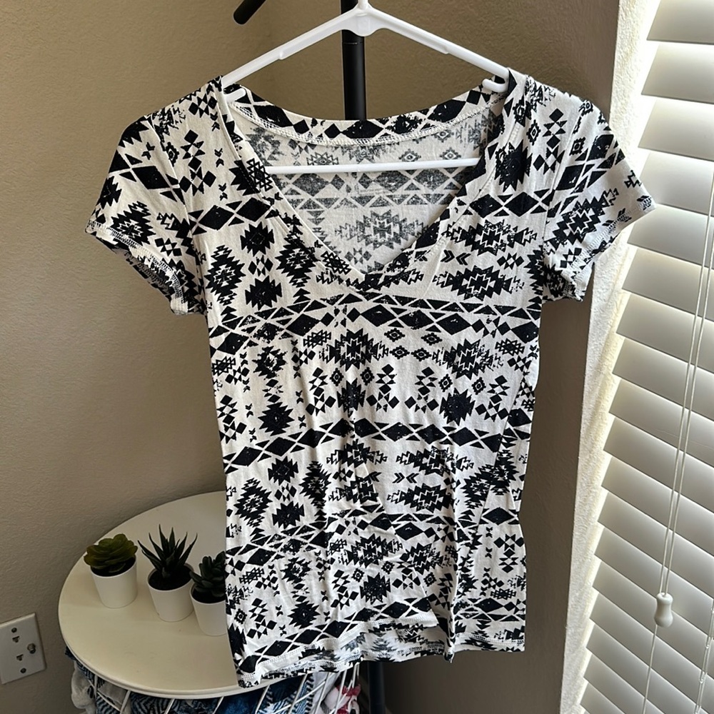 Printed white and black top